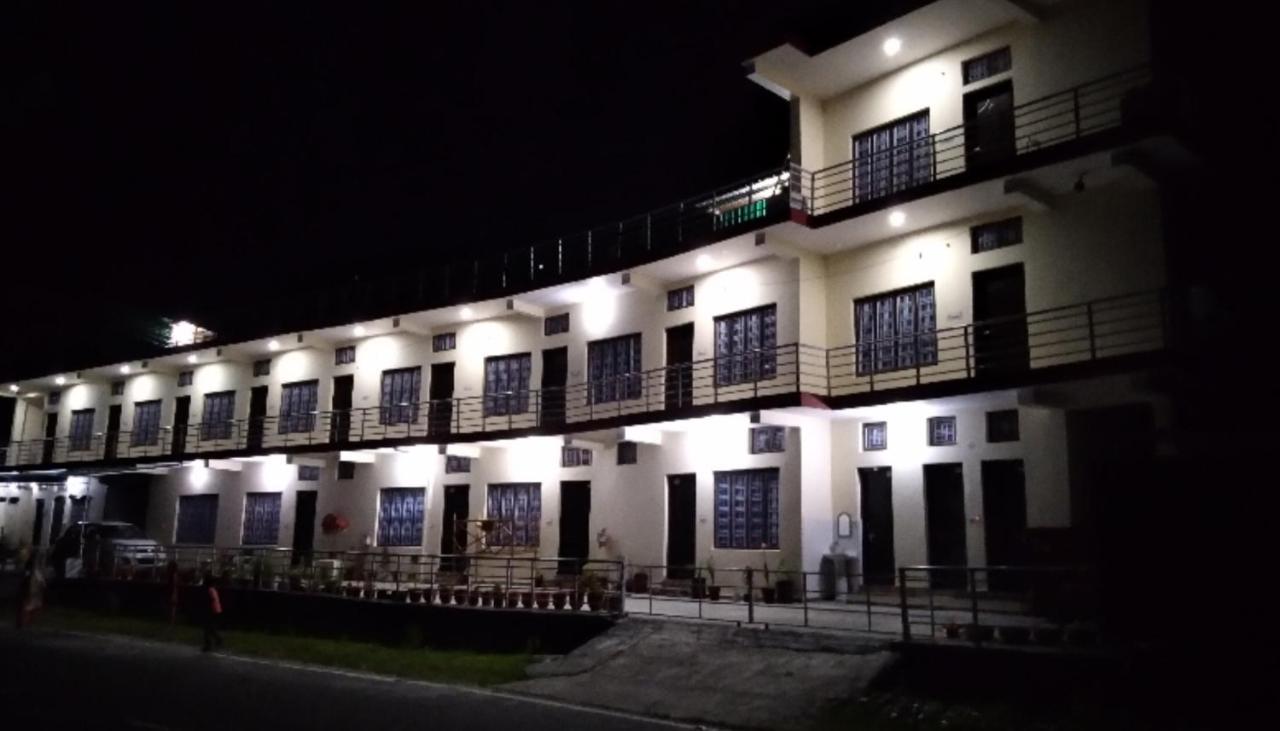 Hotel Vikram Palace Barkot Buitenkant foto